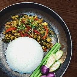 คั่วกลิ้งหมูราดข้าว