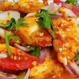 ยำไข่ดาว