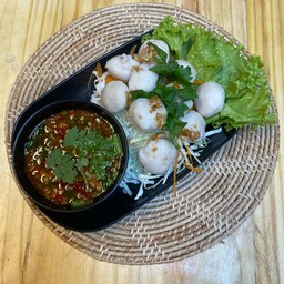 ลูกชิ้นหมู ลวกจิ้ม