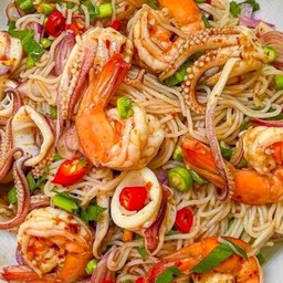 ยำขนมจีนทะเล