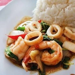 ข้าวราดกระเพรา+ไขดาว 3 กล่อง ฟรี น้ำโค็ก1.25  1ขวด