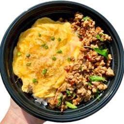 คุณแพรวกะเพราไข่ข้น-อาหารตามสั่ง