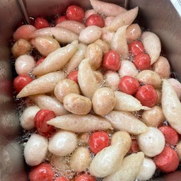 ลูกชิ้นทอดทองสุข หน้าร้าน สายสมร x เหล้าตองกองกีด สายสมร x เหล้าตองกองกีด