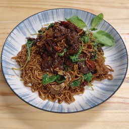 มาม่าผัดหอยลาย พริกแห้ง