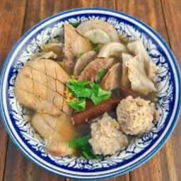 เฉิงฟู่ ต้มเลือดหมู - สะพานมหาราช