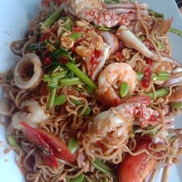 ยำมาม่าทะเลสุก