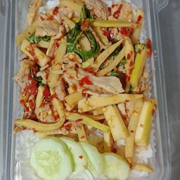 พริกแกงหน่อไม้หมูชิ้น