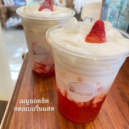 สตอเบอรี่นมสด Strawberry Fresh Milk