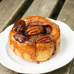 Sticky Caramel Cinnamon Rolls