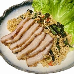 มาม่ากะเพราคอหมูย่าง