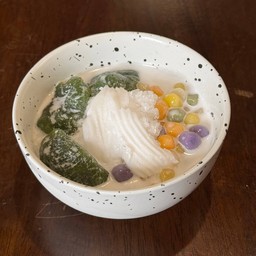 อินทนิลใบเตยบัวลอย