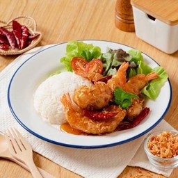 ข้าวกุ้งทอดซอสมะขาม Rice with Fried Shrimps in Tamarind Sauce