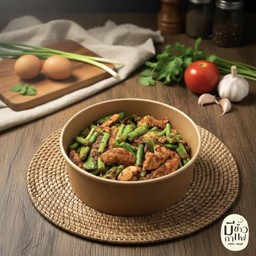 ข้าวหน้าผัดพริกแกงไก่นุ่มถั่วฝักยาว