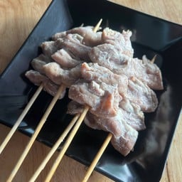 ชุดสุดคุ้มหม่าลาใส้หมูย่างงง 5ไม้ 175 บาท