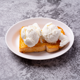 ขนมปังปิ้ง+ไอศกรีมกะทิ