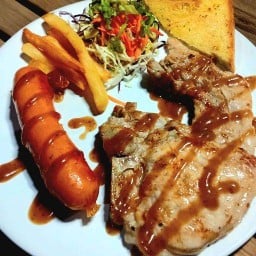 สเต๊กคุณลุง สาขาดินแดง