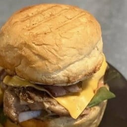 ชีสเบอร์เกอร์สเต๊กไก่ย่าง