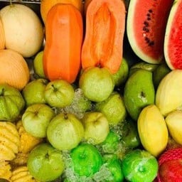 ผลไม้สดรถเข็นโต้รุ่งวงศกร วงศกร