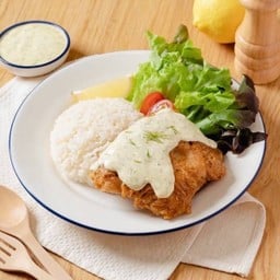 ข้าวปลากระพงซอสทาท่า Rice with Fried Sea Bass and Tartar Sauce