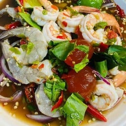 นีตำ ยำมะม่วงวงเวียนช้าง บ้านโป่ง