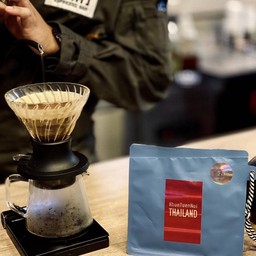 Khun tuen noi ขุนตื่นน้อย(honey)