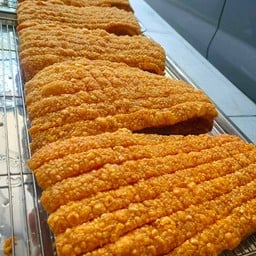 กินข้าวกันหมูกรอบ