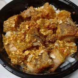 ข้าวหมูกรอบกระเทียม(แบบแห้งๆ)