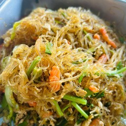 ผัดวุ้นเส้นใส่ไข่