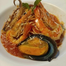 พาสต้าซอสมะเขือเทศซีฟู๊ด