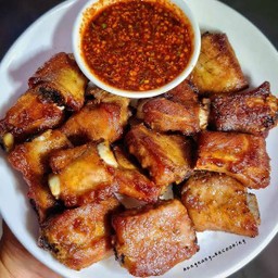 ชีโครงหมูทอด (กลับข้าว)