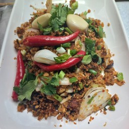 แม่หมูอีสานแซ่บ(สรรพาวุธ 233/52)