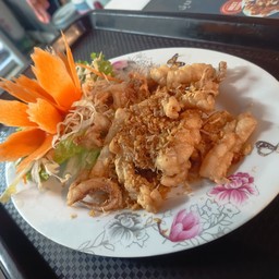 หมึกทอดกระเทียม