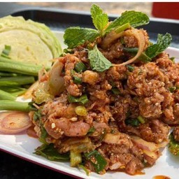 ก้อยหมูดิบ