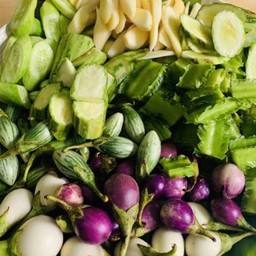 ผัก   ระบุชื่อผักได้เลยค่ะ