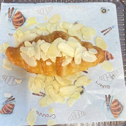 ครัวซองต์+อัลมอนด์