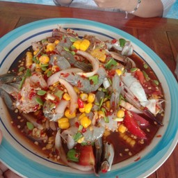 ตำยำปูม้ากุ้งสด