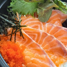 ข้าวหน้าแซลม่อนสด