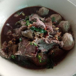 เอ๋ ก๋วยเตี๋ยวเรือยกซด