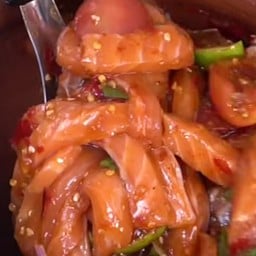 ส้มตำปลาร้าเส้นแซลมอน