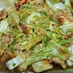 ผัดผักกาดขาวหมูชิ้นน้ำมันหอยราดข้าว