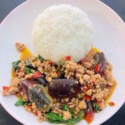 ข้าวกะเพราไข่เยี่ยวม้าหมูสับ