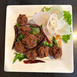 ลาบหมูทอด