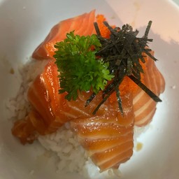 ข้าวหน้าแซลม่อนดอง