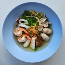 เกาเหลารวมและทะเล (หมู,ซี่โครง,ปลา,กุ้ง,หมึก)