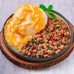 ข้าวกะเพราหมูสับ+ไข่ข้น