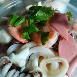 ร้านยำคลุกป่าครั่ง