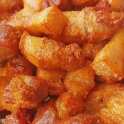 ข้าวหน้าสามชั้นทอดน้ำปลา