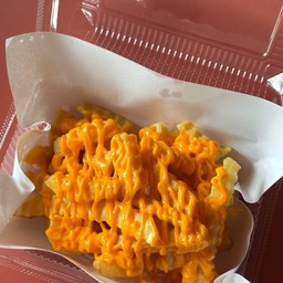 เฟรนช์ฟรายส์ราดชีส