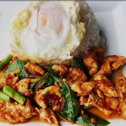 ผัดพริกแกงหมูชิ้น