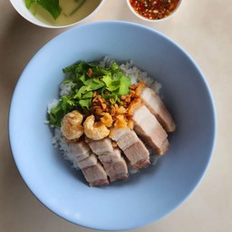 ข้าวต้มแห้งหมูกรอบ